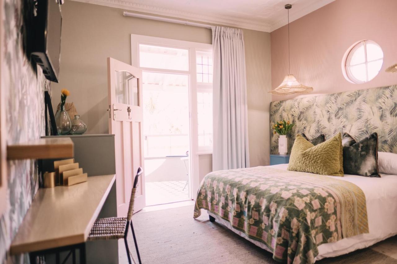 Sixteen On Latimer Bed & Breakfast