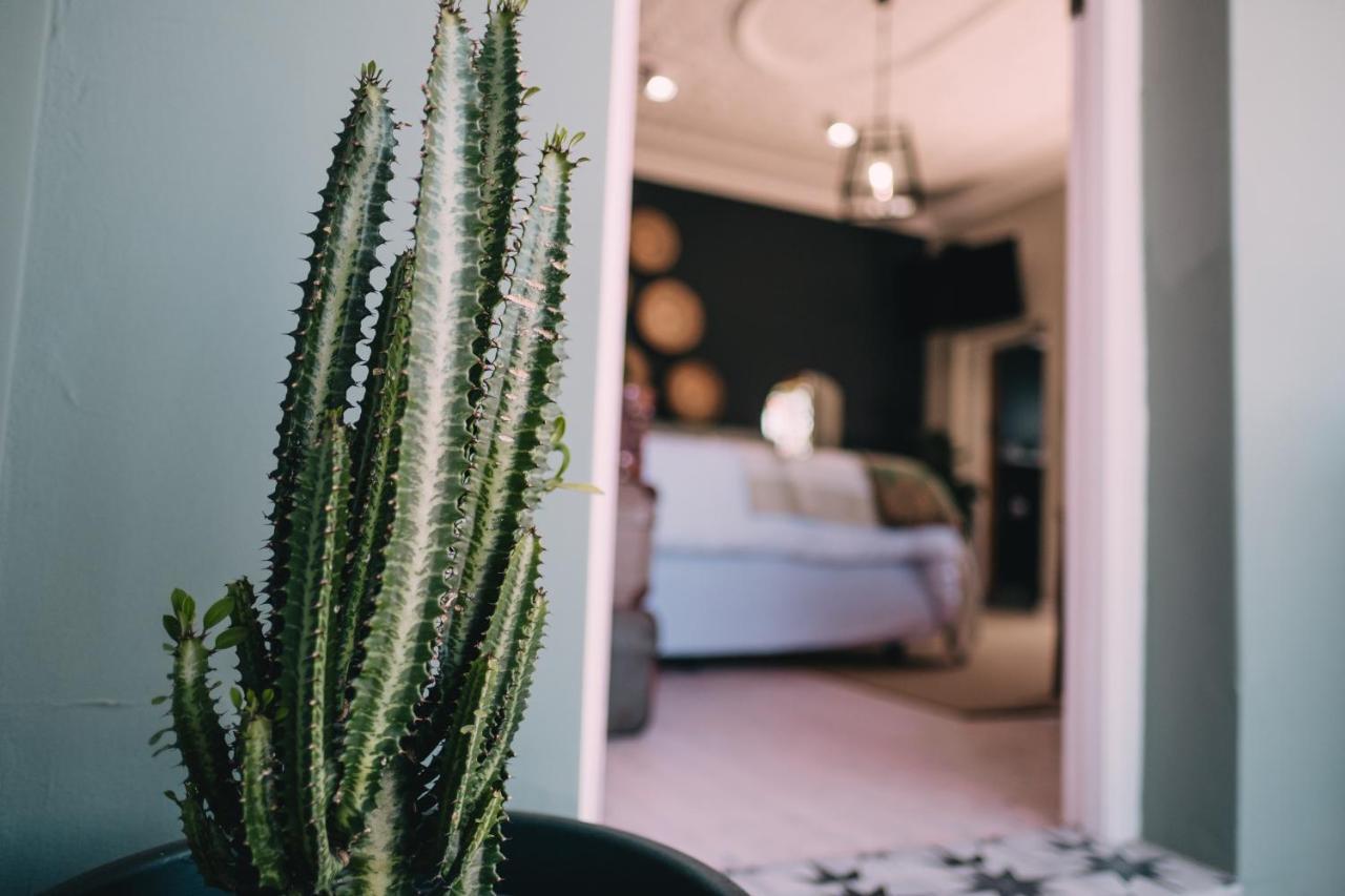 Sixteen On Latimer Bed & Breakfast
